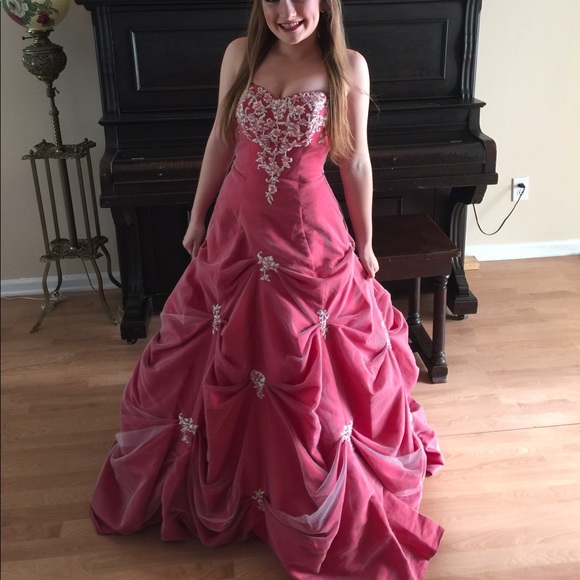 Prom or pageant dress laces up in back - Picture 3 of 4